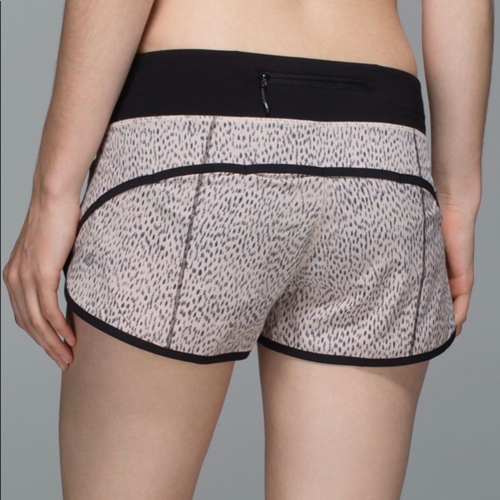 Lululemon Run: Speed Short *4 way stretch